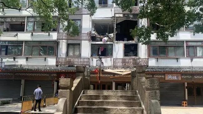 上海市一居民樓液化氣爆炸起火，造成2死4傷！