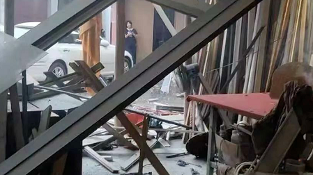 又是一起煤氣爆炸事故，現(xiàn)場(chǎng)一片狼藉